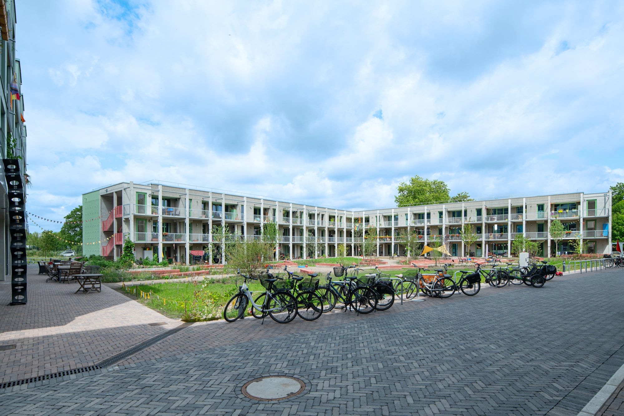 W1OXF-Blick-in-den-Innenhof2