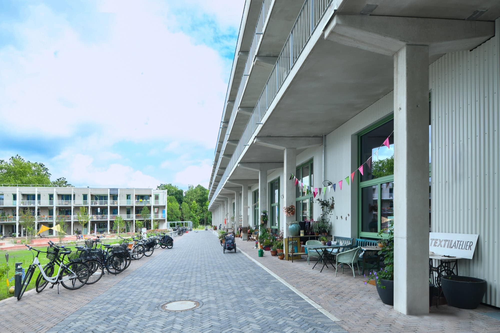 W1OXF-Blick-in-die-Werkstrasse2