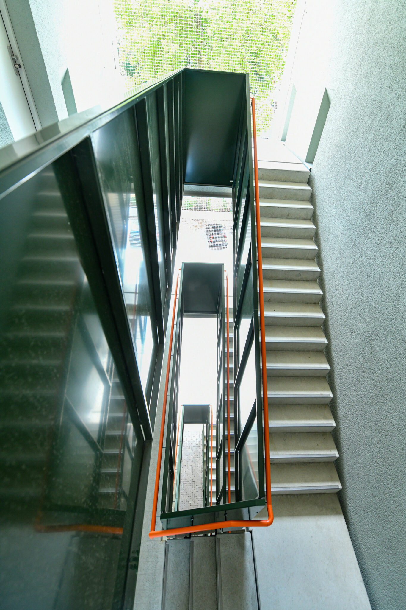 W1OXF-Treppenhaus-im-Riegel